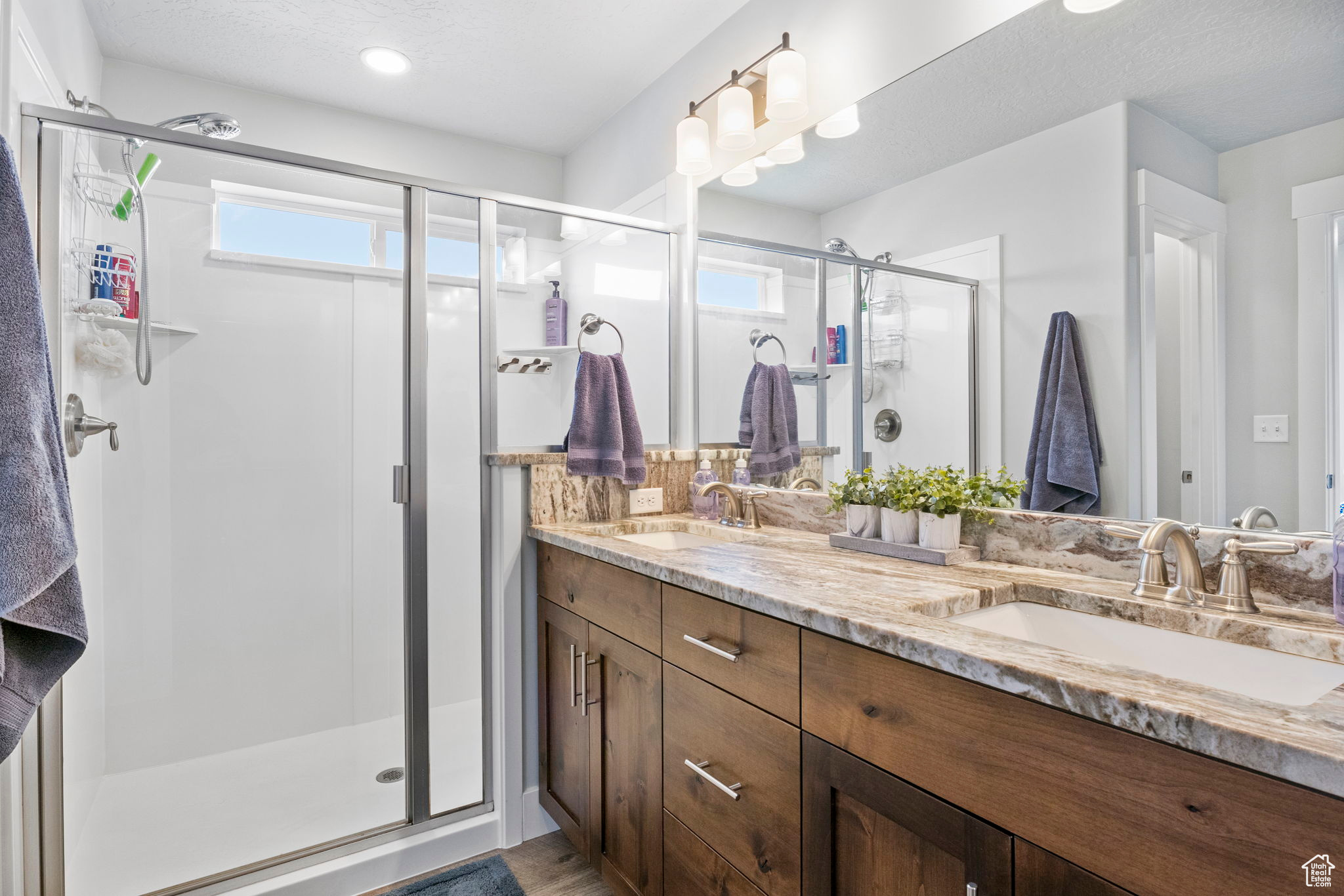 Eagle Mountain, Utah 84005, United States, 3 Bedrooms Bedrooms, ,3 BathroomsBathrooms,Residential,Active,84324