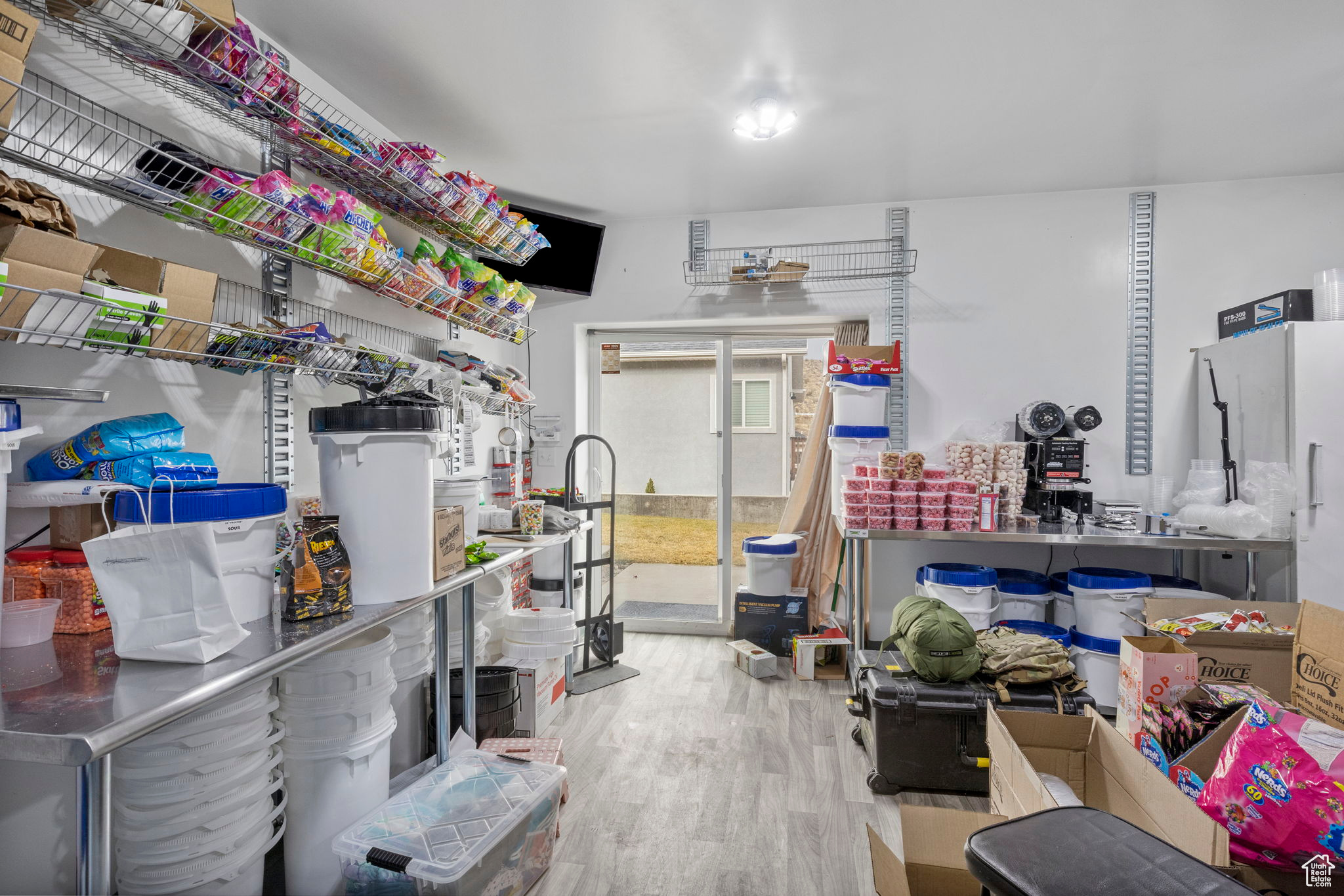 Eagle Mountain, Utah 84005, United States, 3 Bedrooms Bedrooms, ,3 BathroomsBathrooms,Residential,Active,84324