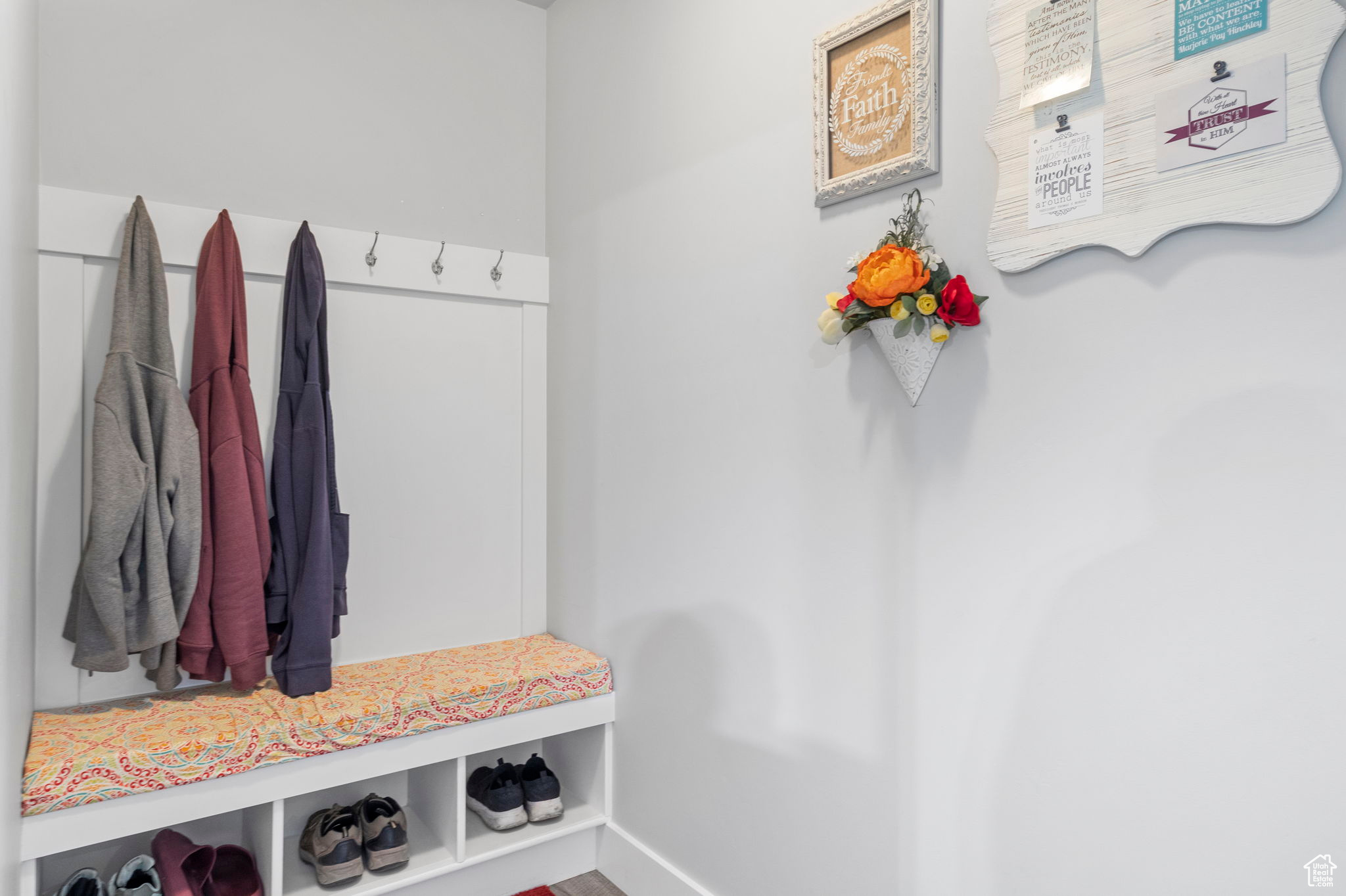 Eagle Mountain, Utah 84005, United States, 3 Bedrooms Bedrooms, ,3 BathroomsBathrooms,Residential,Active,84324