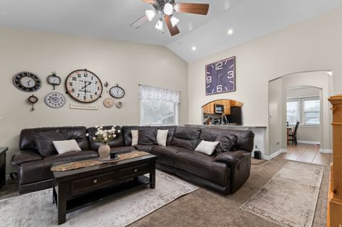 Tiny photo for 873 E 200 N, Payson, UT 84651 (MLS # 2137329)