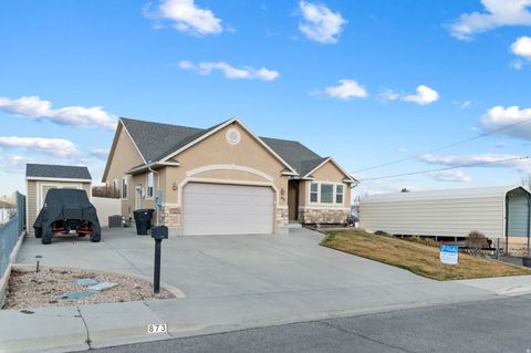 Tiny photo for 873 E 200 N, Payson, UT 84651 (MLS # 2137329)