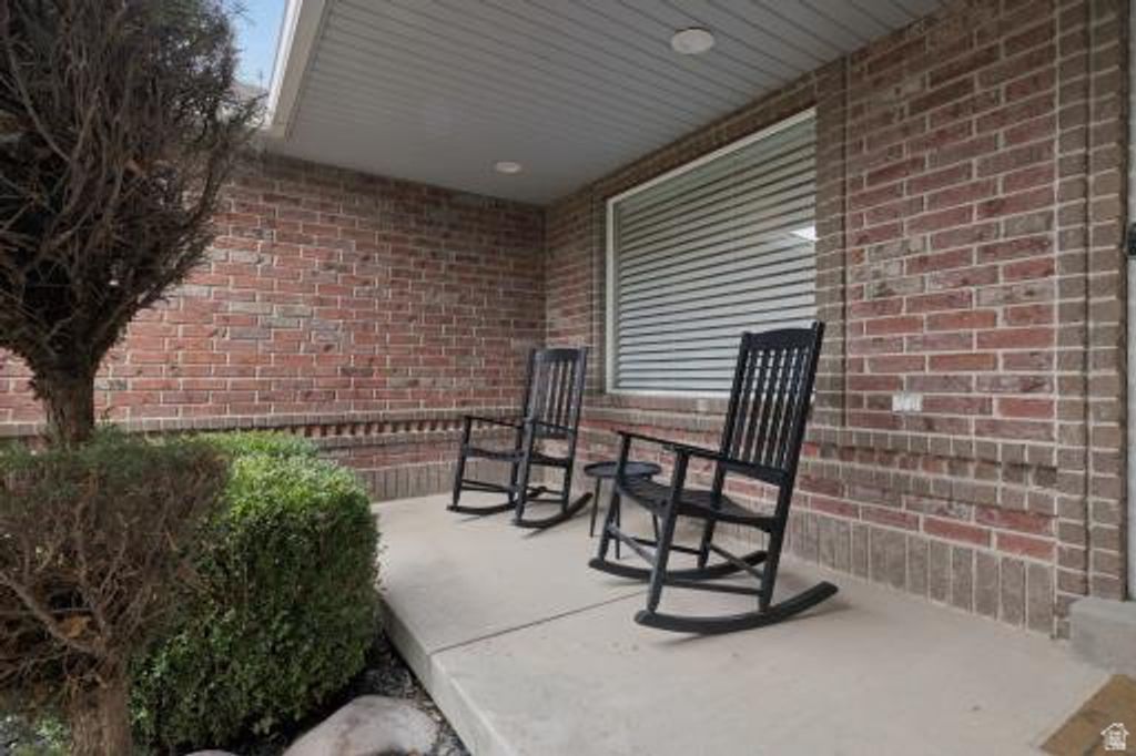 Photo of 1097 W SNOWFLAKE CIR S, South Jordan, UT 84095 (MLS # 2152332)