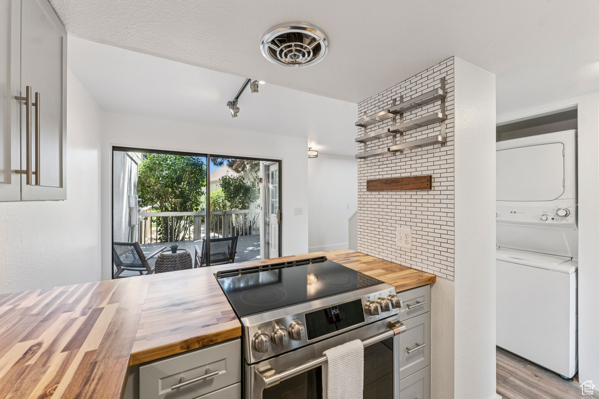 RACQUET CLUB VILLAGE SUB - Residential