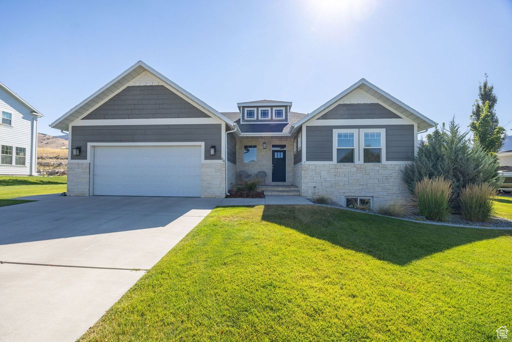 Photo of 84 N 820 E, Hyde Park, UT 84318 (MLS # 2103000)