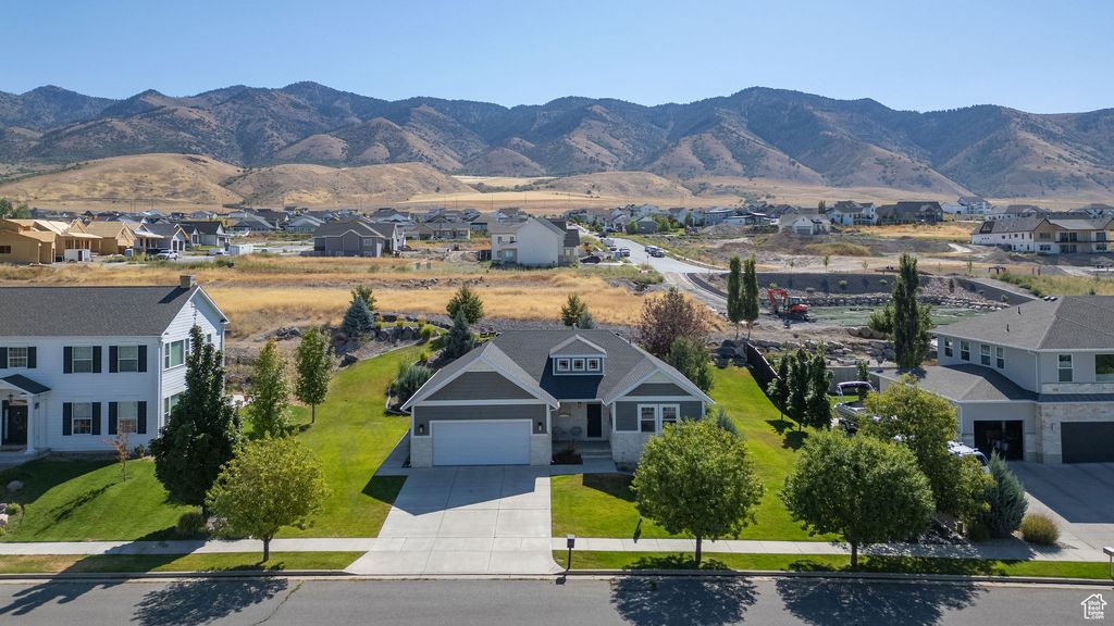 Photo of 84 N 820 E, Hyde Park, UT 84318 (MLS # 2103000)