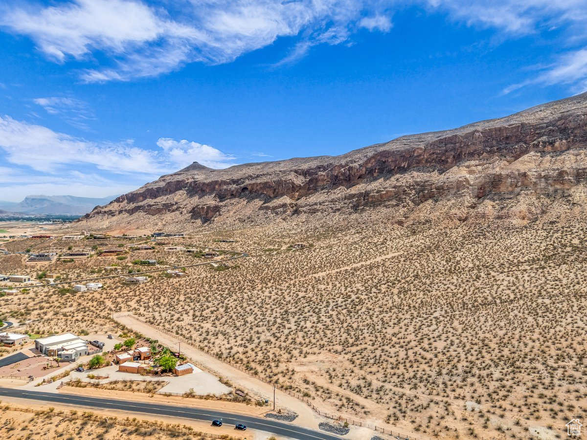 MOCCASIN FLATS - Land