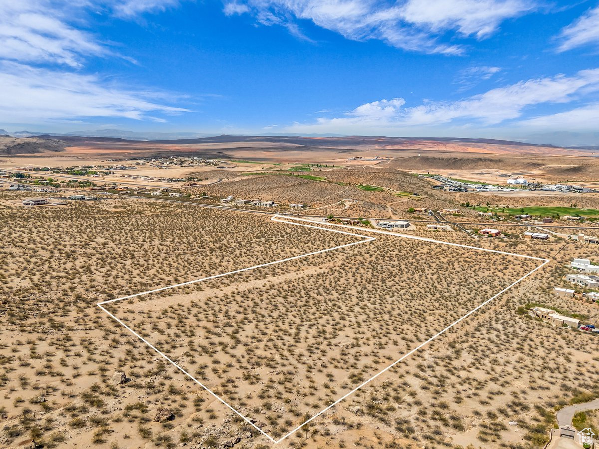 MOCCASIN FLATS - Land