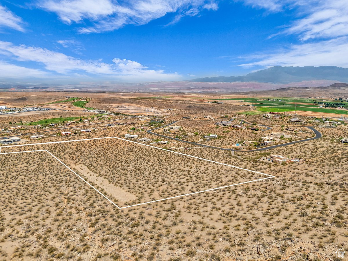 MOCCASIN FLATS - Land