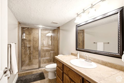 Tiny photo for 1425 S 300 E, Kaysville, UT 84037 (MLS # 2191837)