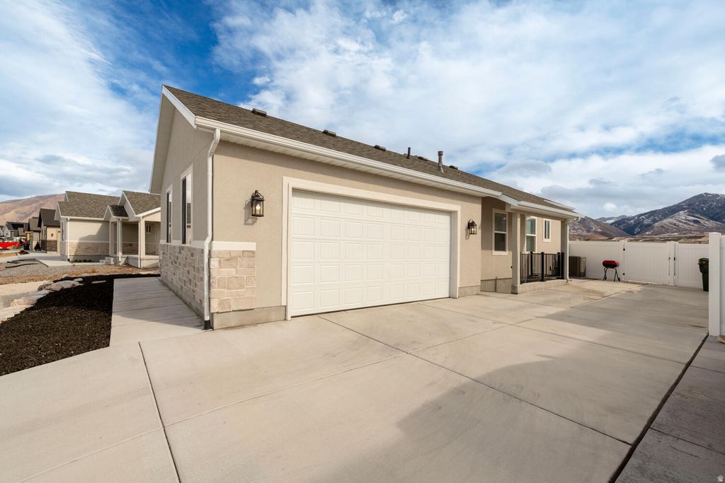 Photo of 1154 N BERRA BLVD, Tooele, UT 84074 (MLS # 2138014)