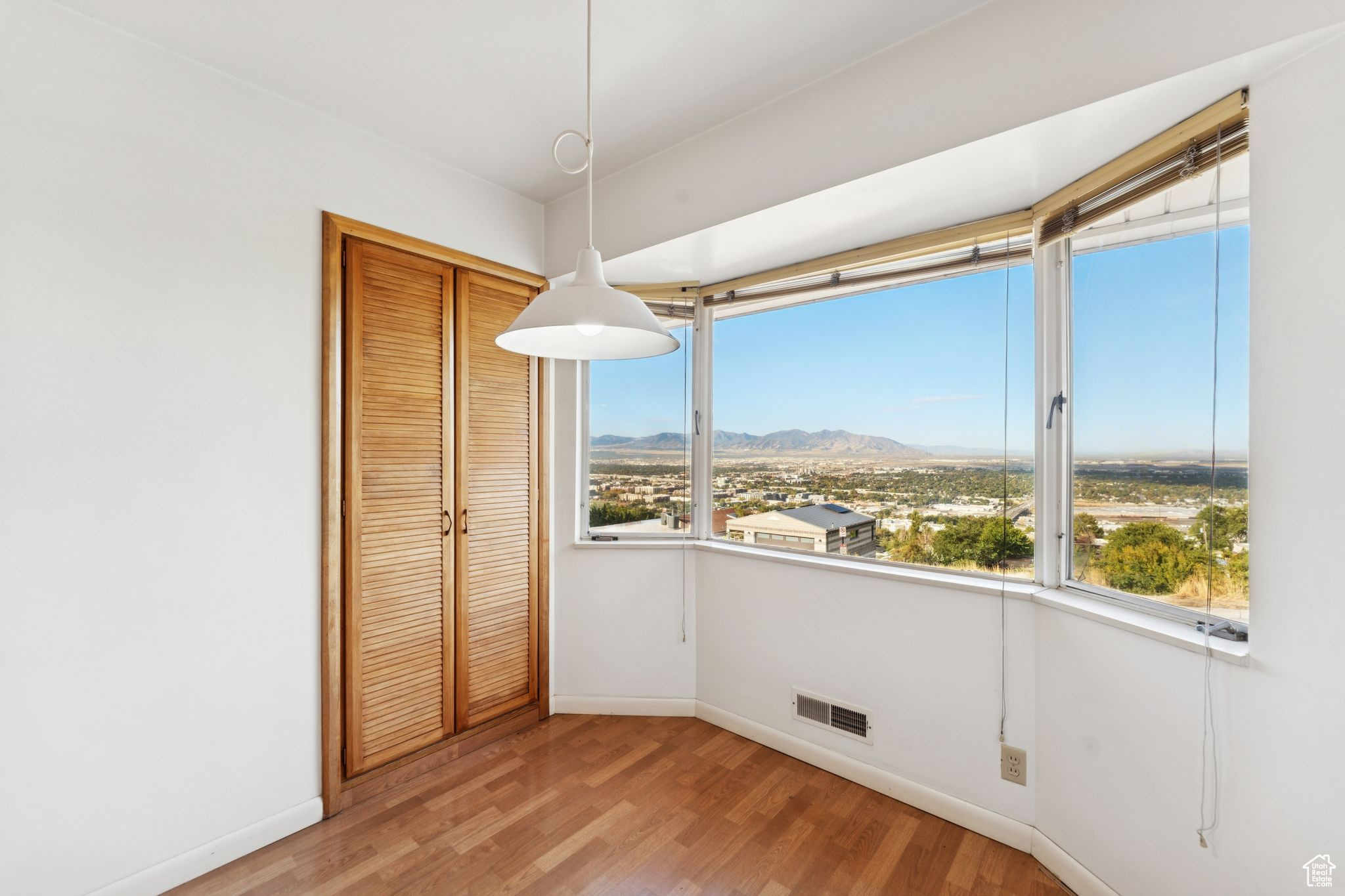 CAPITOL HILL - Residential Income
