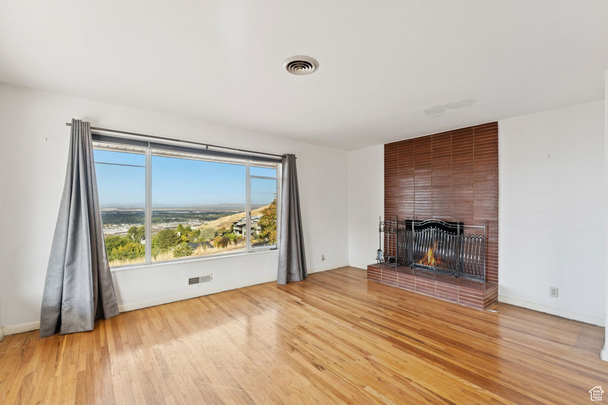 CAPITOL HILL - Residential Income