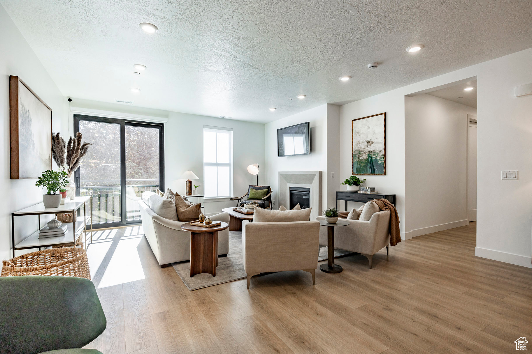 APOLLO SQUARE - Residential