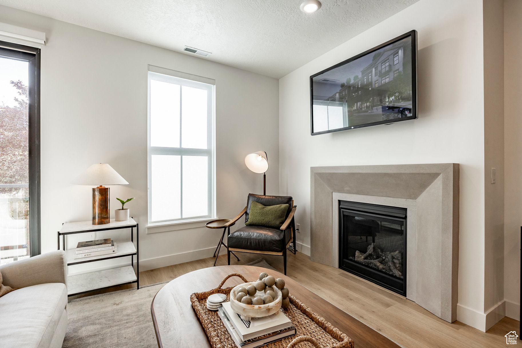 APOLLO SQUARE - Residential