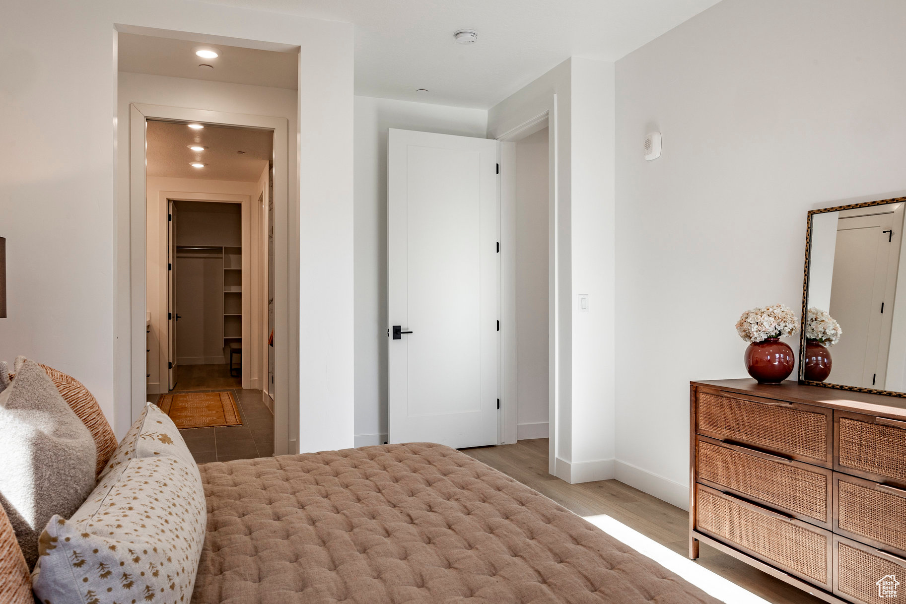 APOLLO SQUARE - Residential