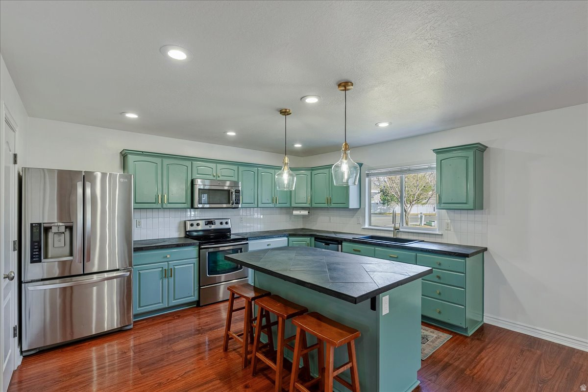 COURTYARD COVE - Residential Income