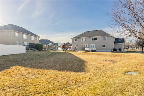 Tiny photo for 1262 N CIRCLE CV W, Lehi, UT 84043 (MLS # 2135446)