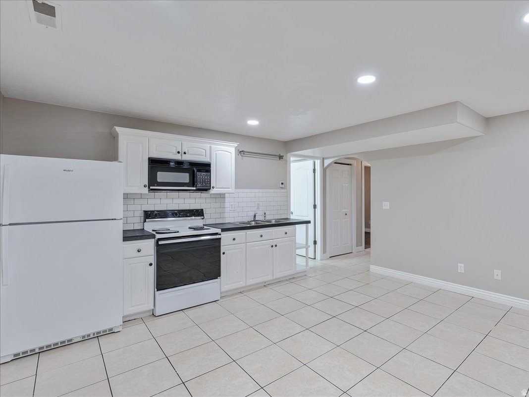 COURTYARD COVE - Residential Income