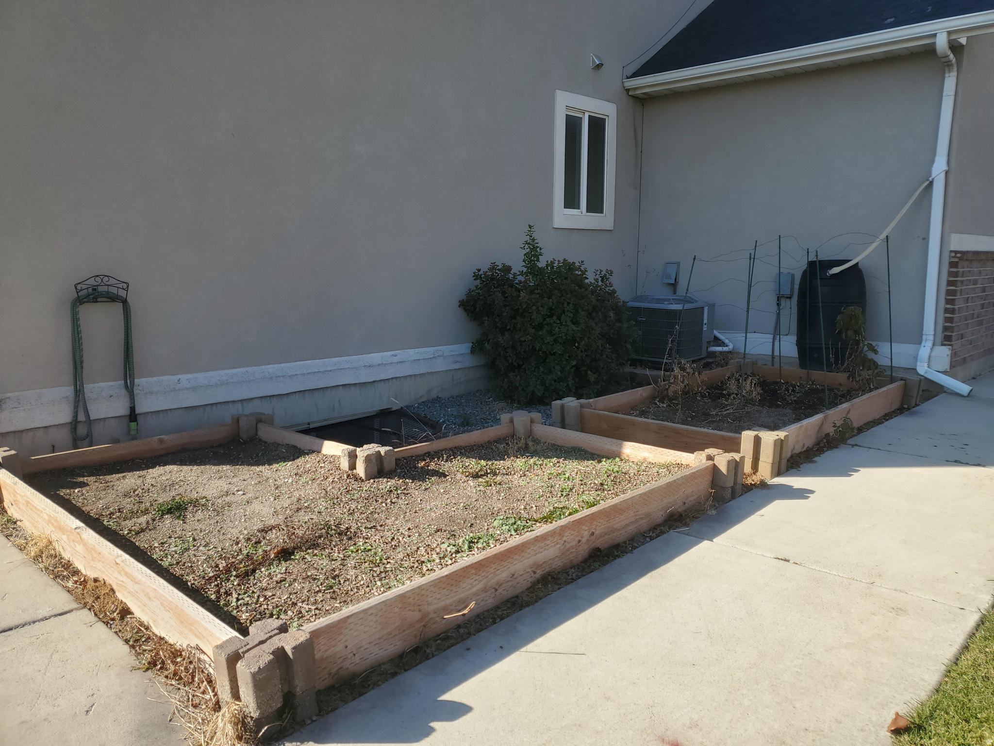 COURTYARD COVE - Residential Income