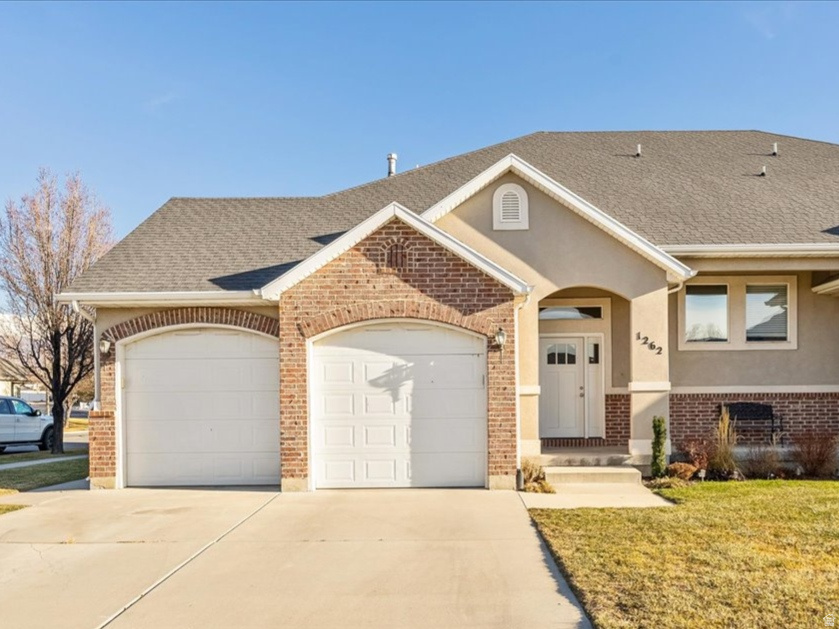 COURTYARD COVE - Residential Income