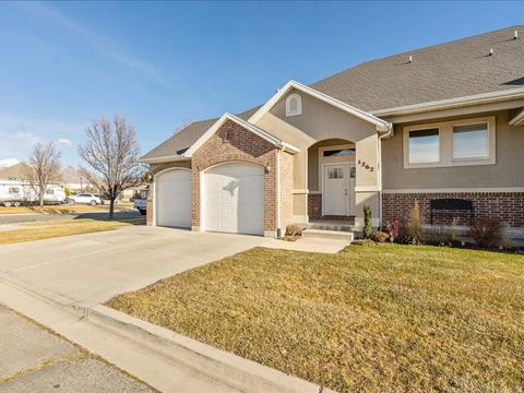 Tiny photo for 1262 N CIRCLE CV W, Lehi, UT 84043 (MLS # 2135446)