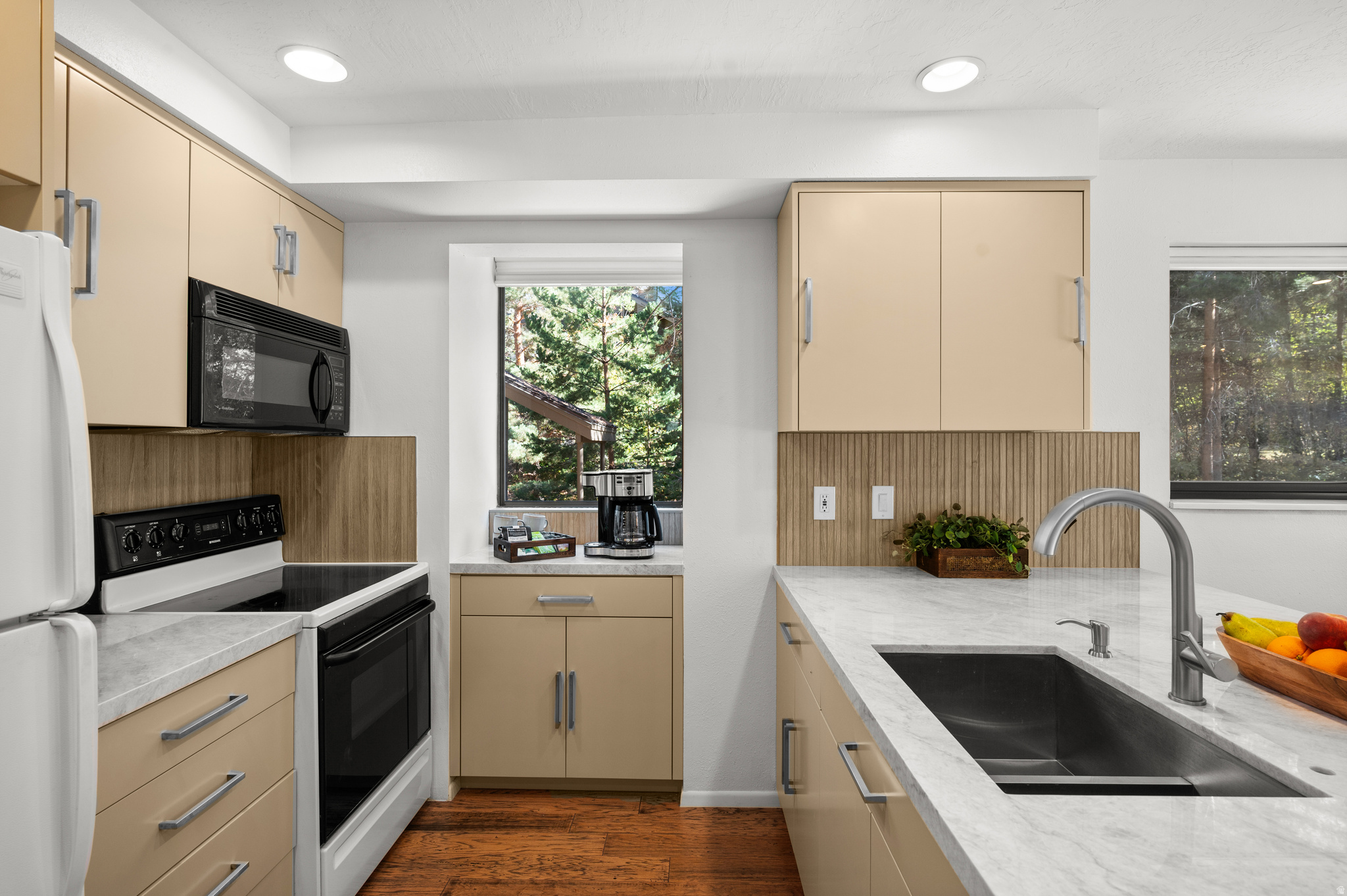 RED PINE - Residential