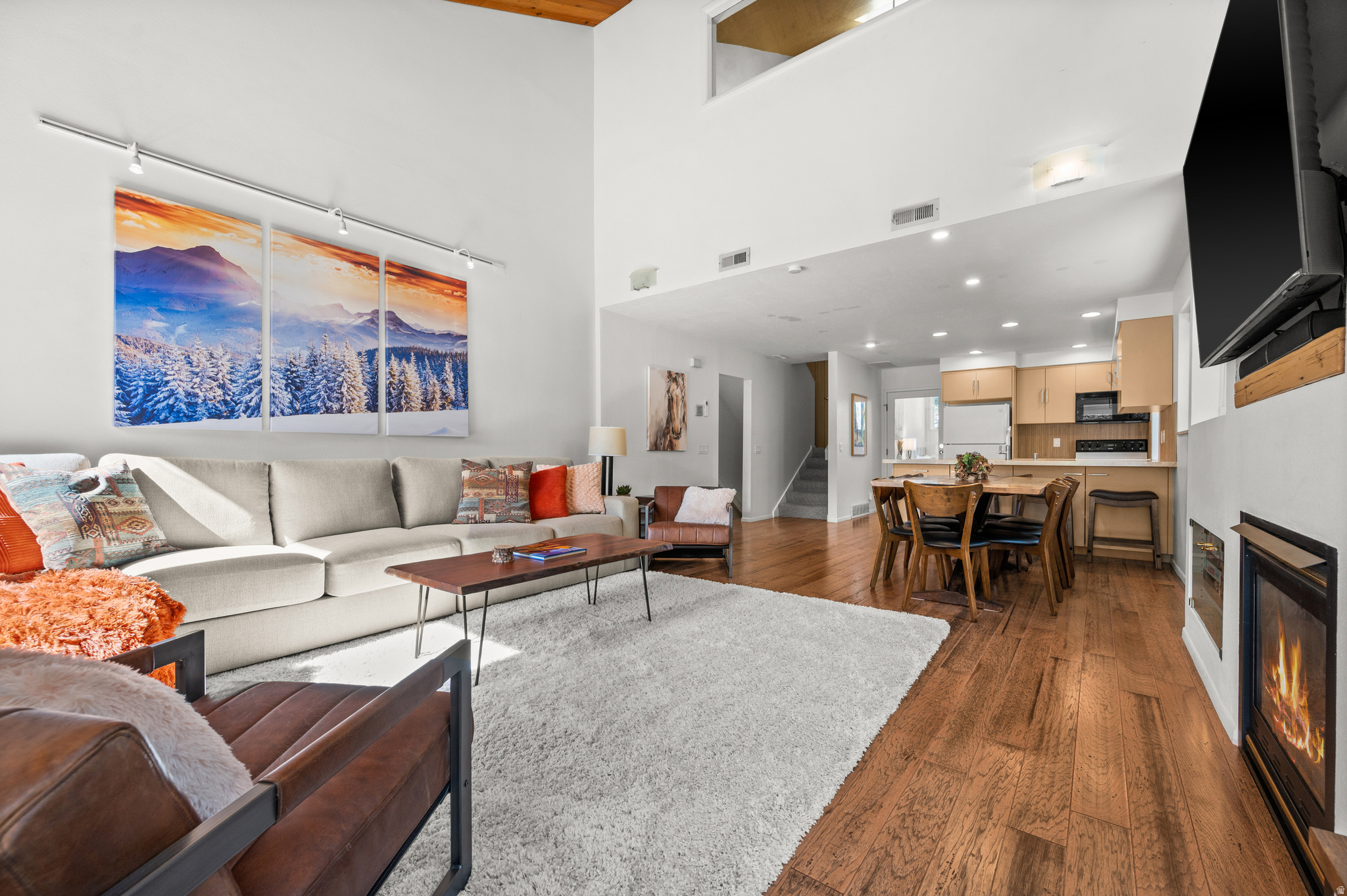 RED PINE - Residential