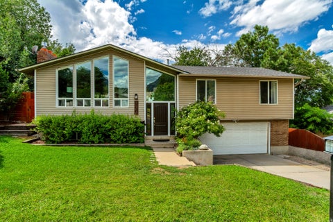 Photo of 9706 S RAINTREE DR, Sandy, UT 84092 (MLS # 2180211)