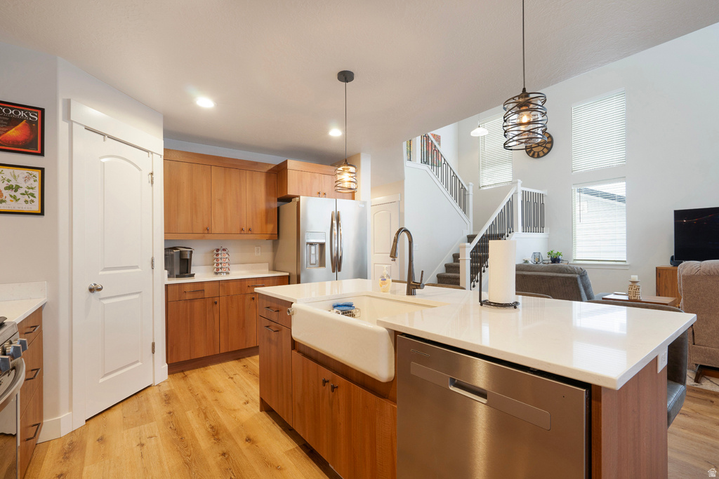 MOUNTAIN RIDGE - Residential