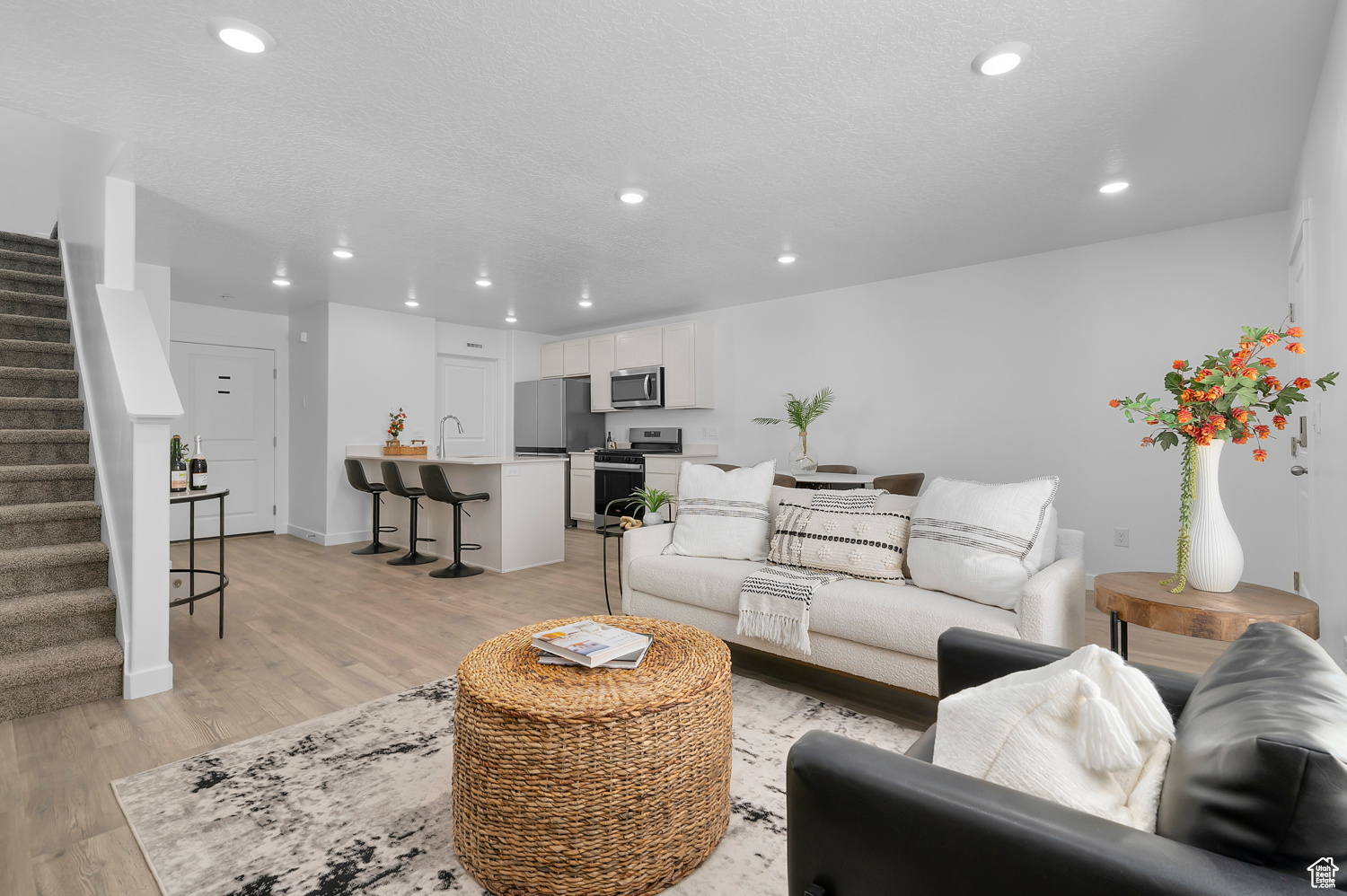 DIXON CREEK - Residential