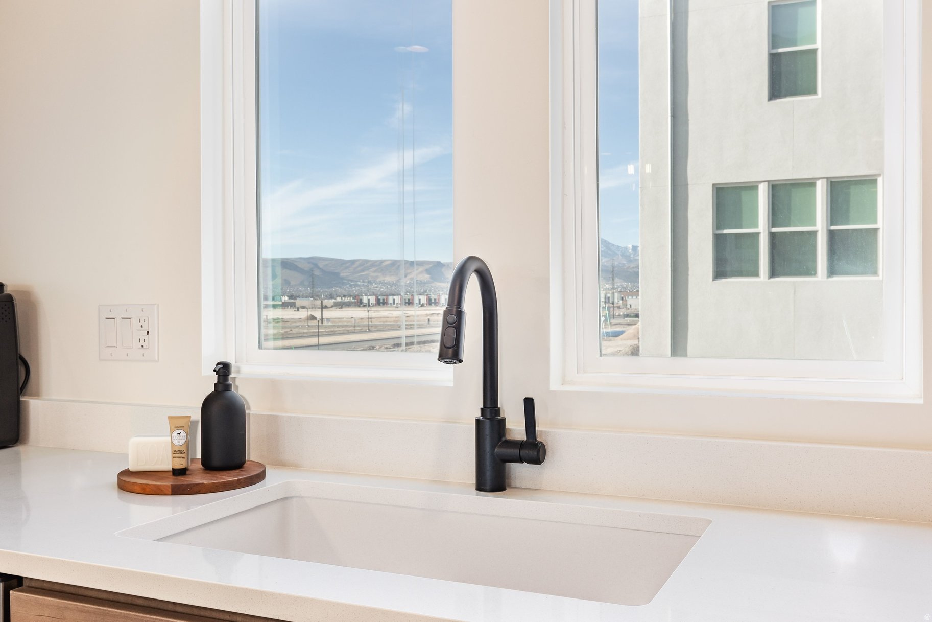 DAYBREAK - Residential