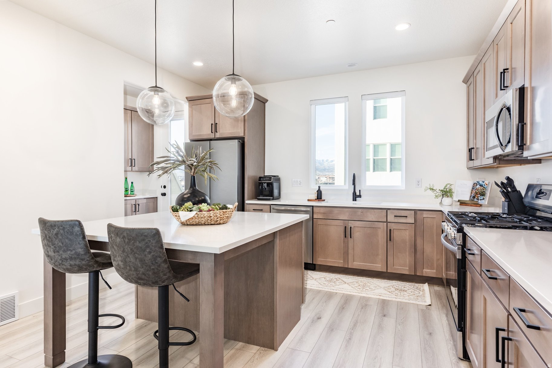 DAYBREAK - Residential