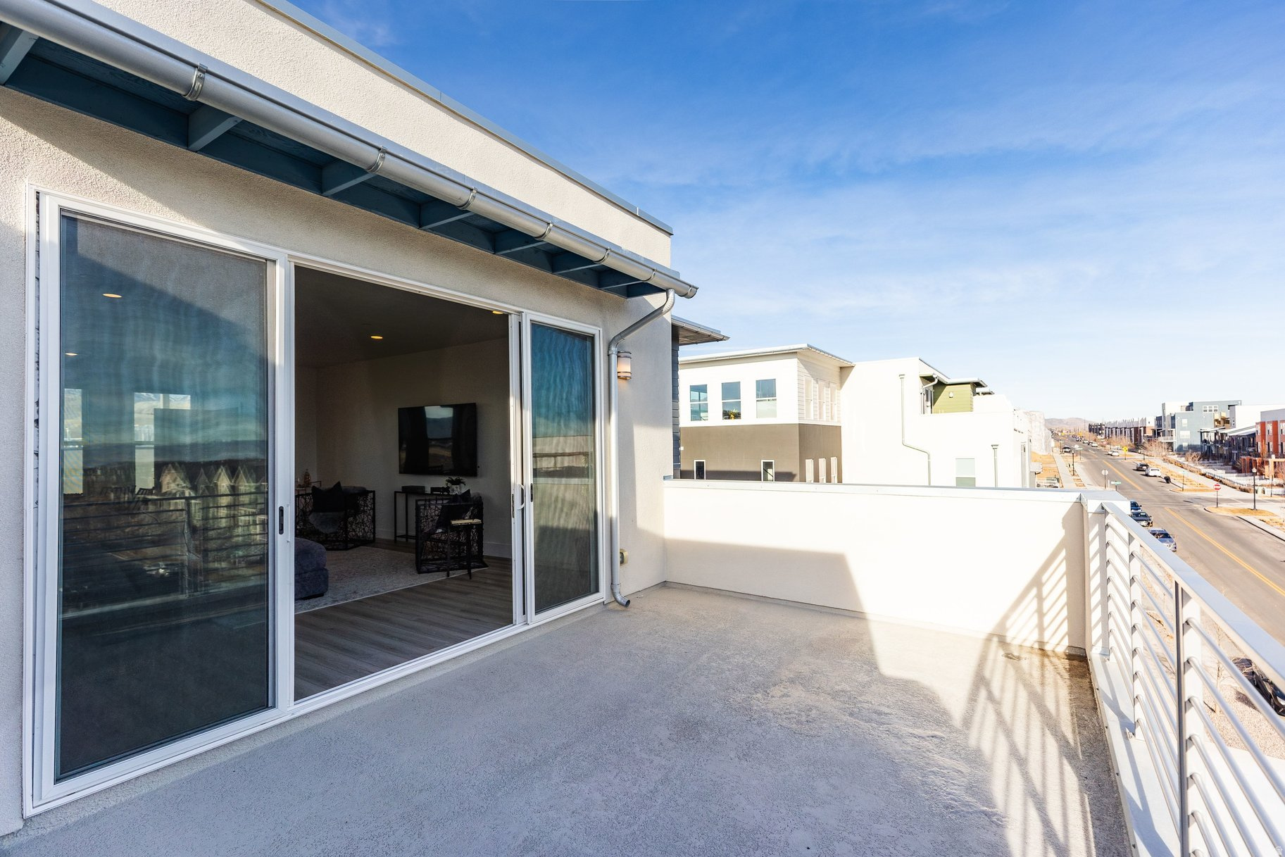 DAYBREAK - Residential