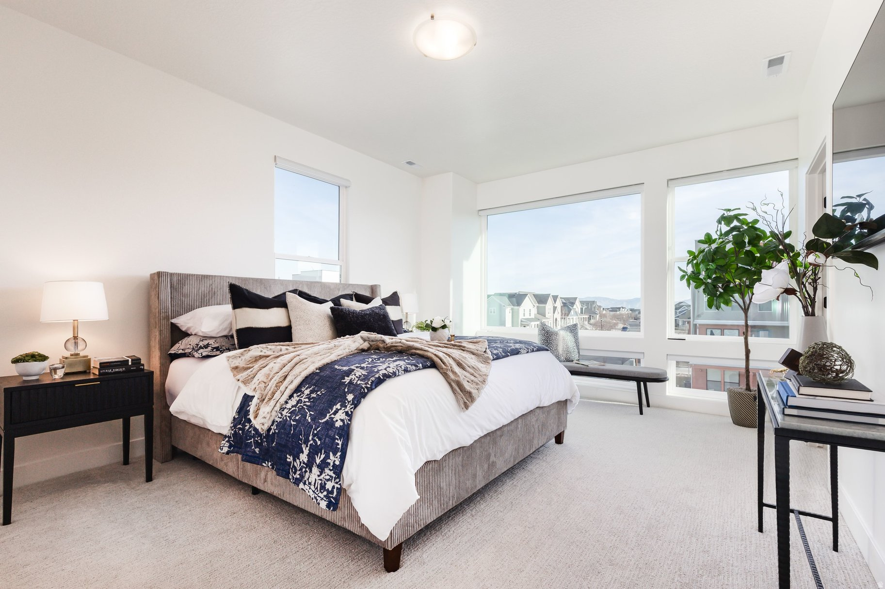 DAYBREAK - Residential