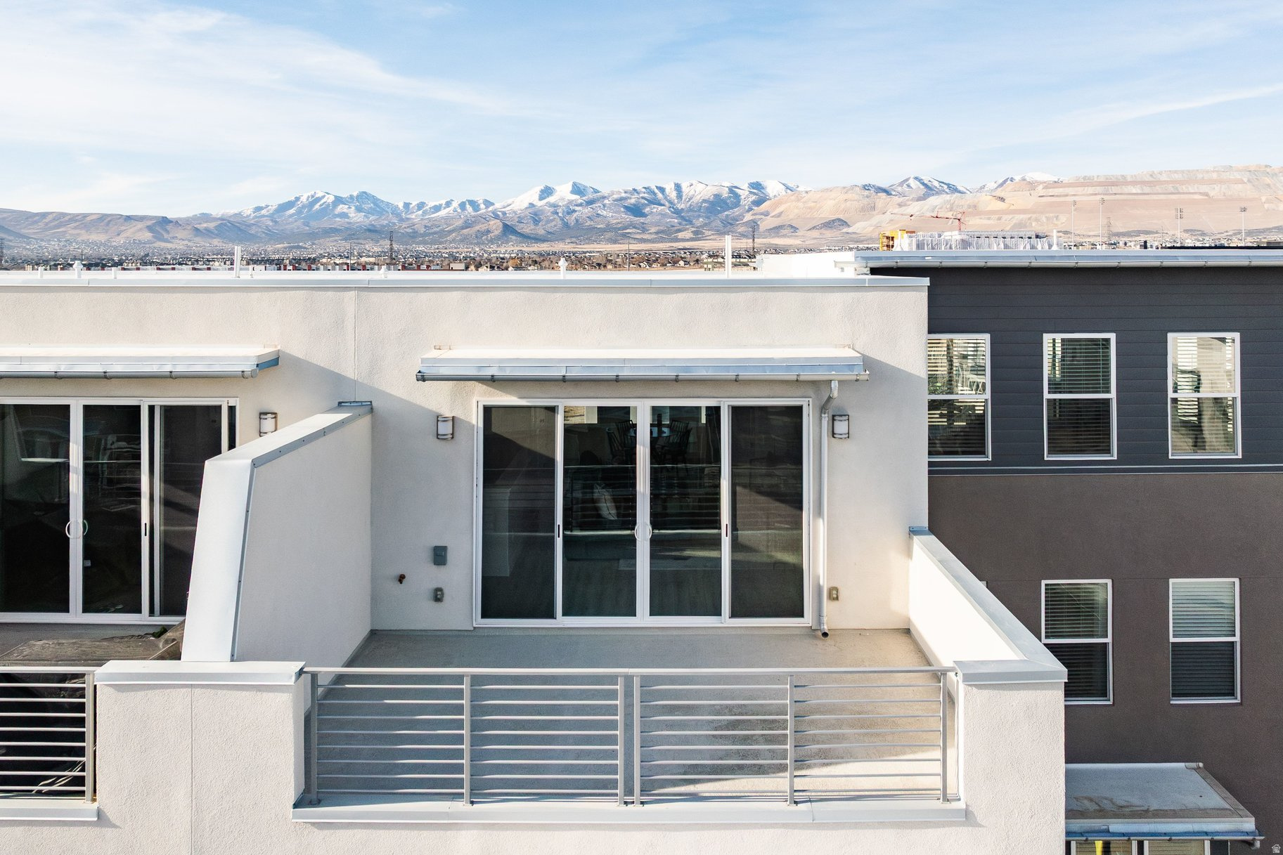 DAYBREAK - Residential