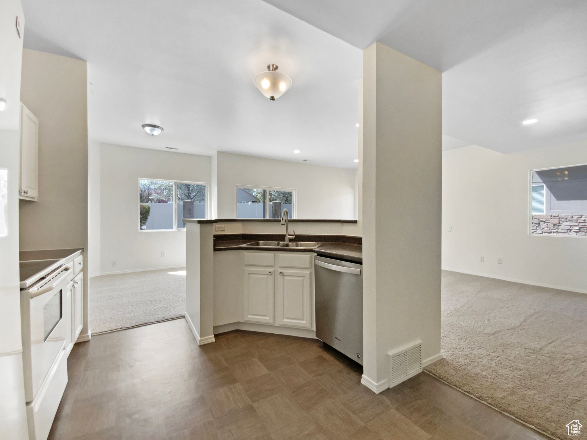 IVY SPRINGS CONDOMINIUM PHASE 4 - Residential