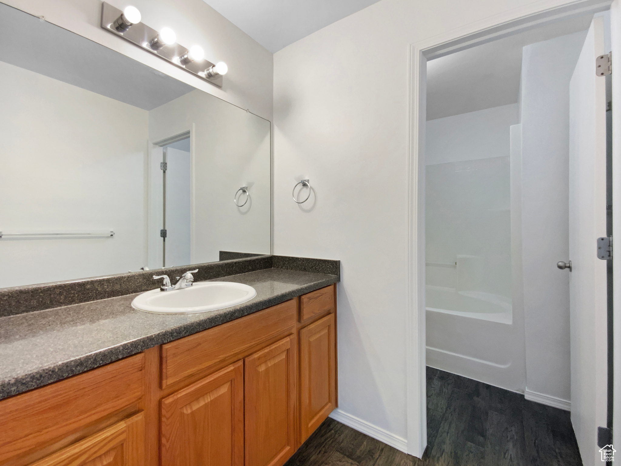 IVY SPRINGS CONDOMINIUM PHASE 4 - Residential