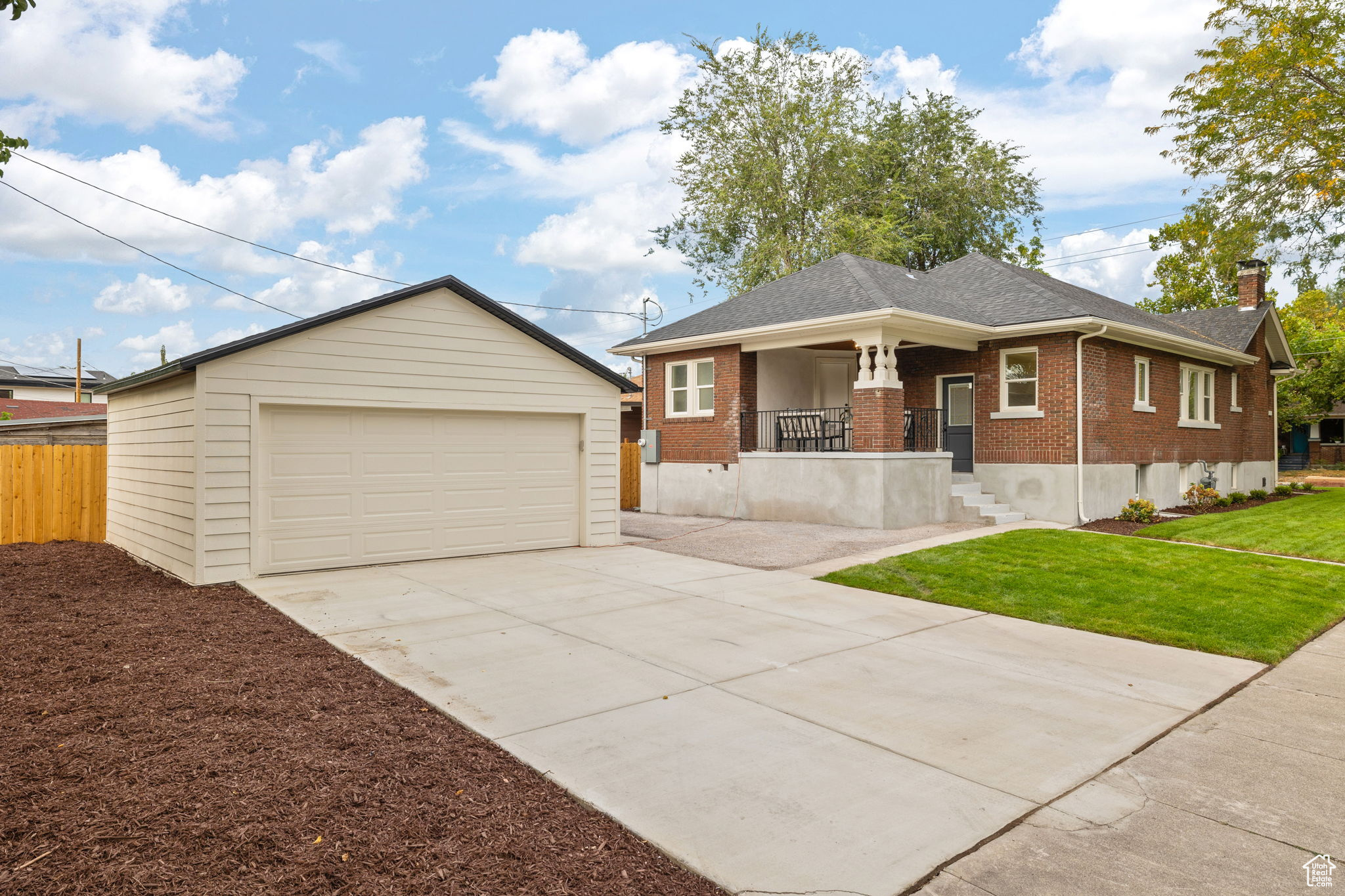 EAST WATERLOO - Residential