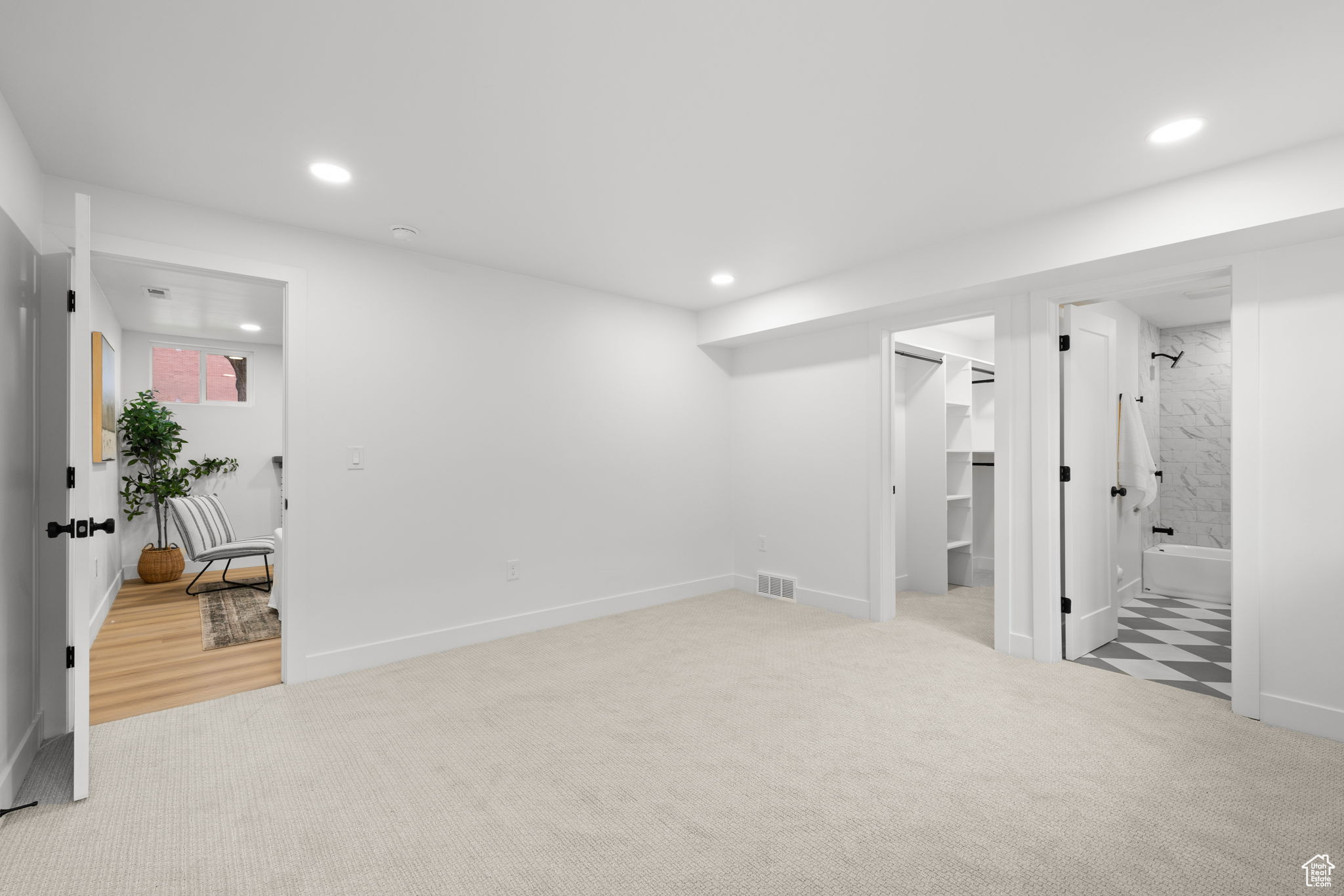 EAST WATERLOO - Residential