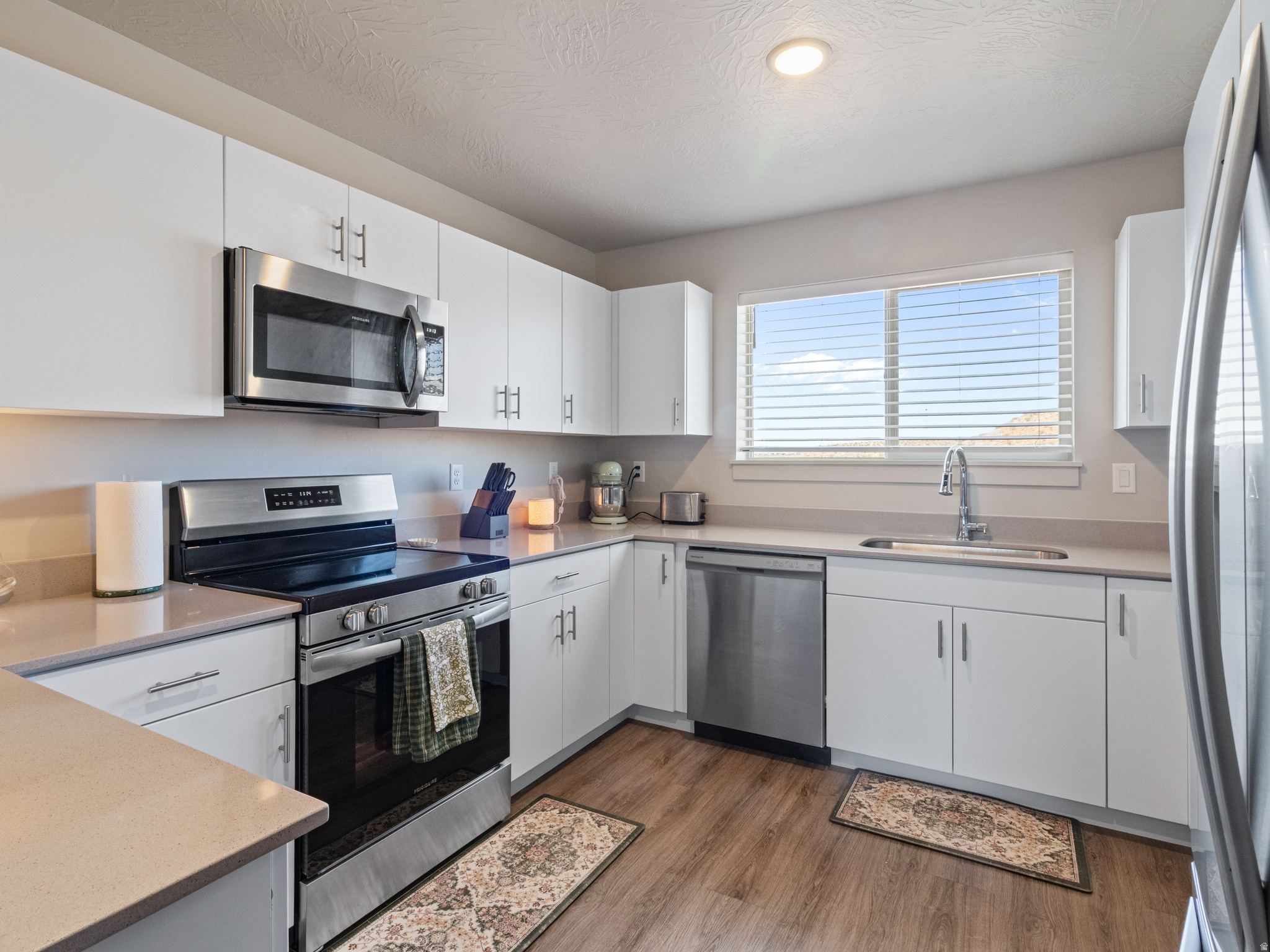 LONE ROCK CONDOS - Residential
