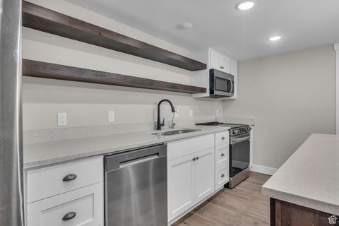 Tiny photo for 1138 N 1000 E, Mapleton, UT 84664 (MLS # 2110159)