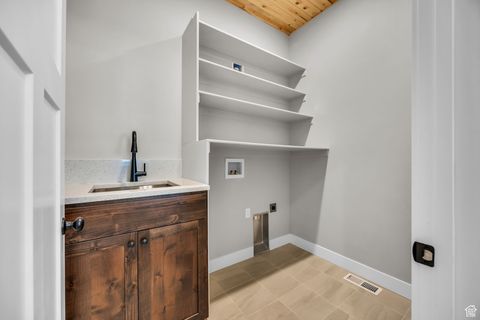 Tiny photo for 1138 N 1000 E, Mapleton, UT 84664 (MLS # 2110159)