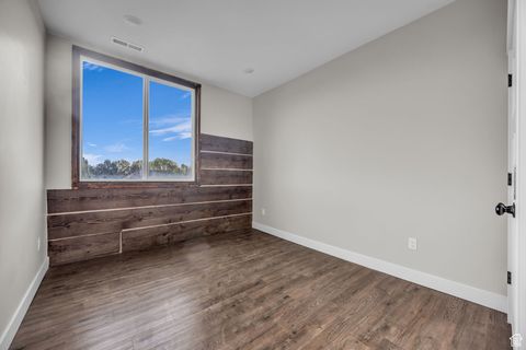 Tiny photo for 1138 N 1000 E, Mapleton, UT 84664 (MLS # 2110159)