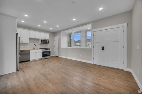 Tiny photo for 1138 N 1000 E, Mapleton, UT 84664 (MLS # 2110159)