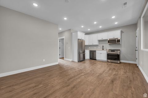 Tiny photo for 1138 N 1000 E, Mapleton, UT 84664 (MLS # 2110159)