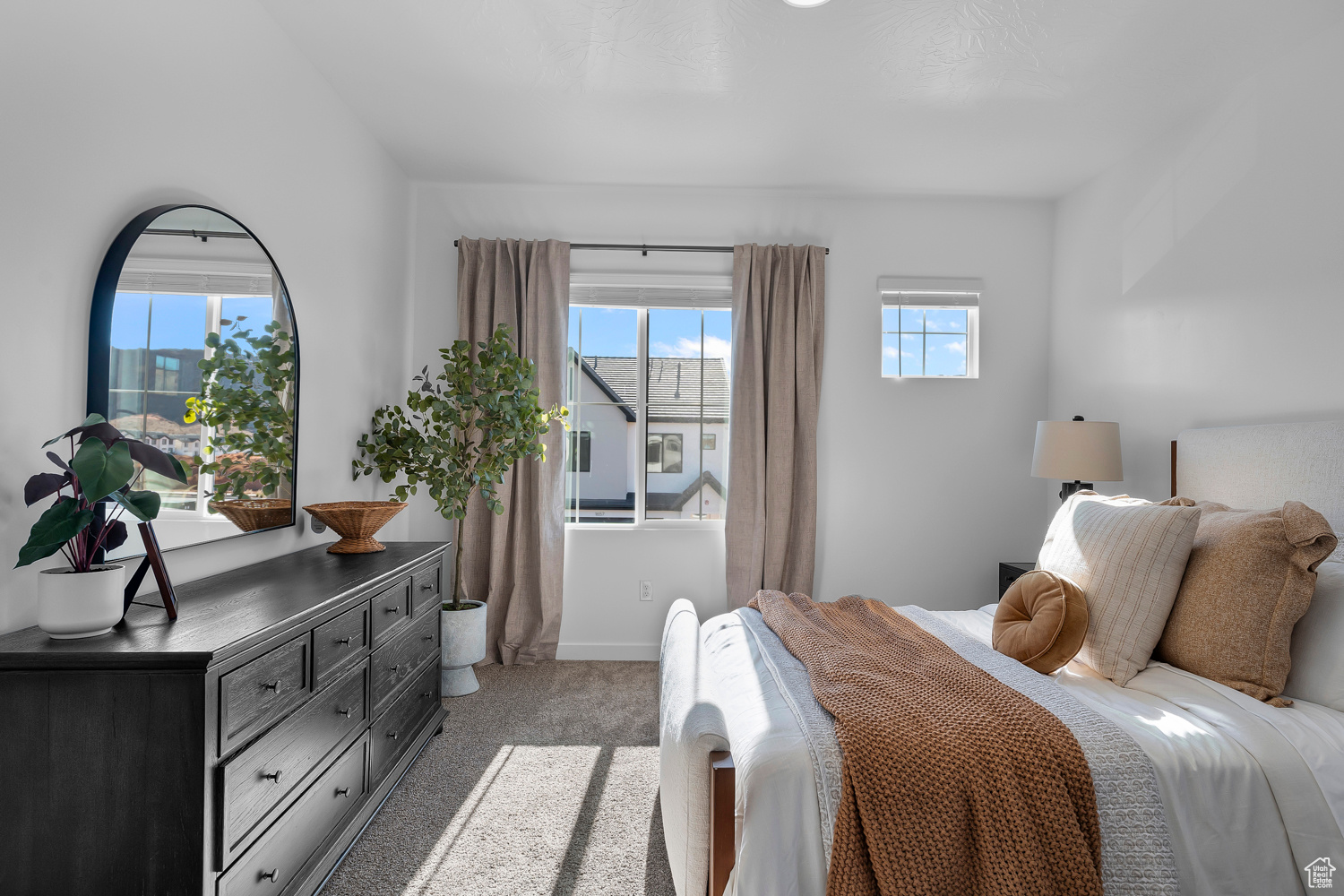 SKYLINE - Residential