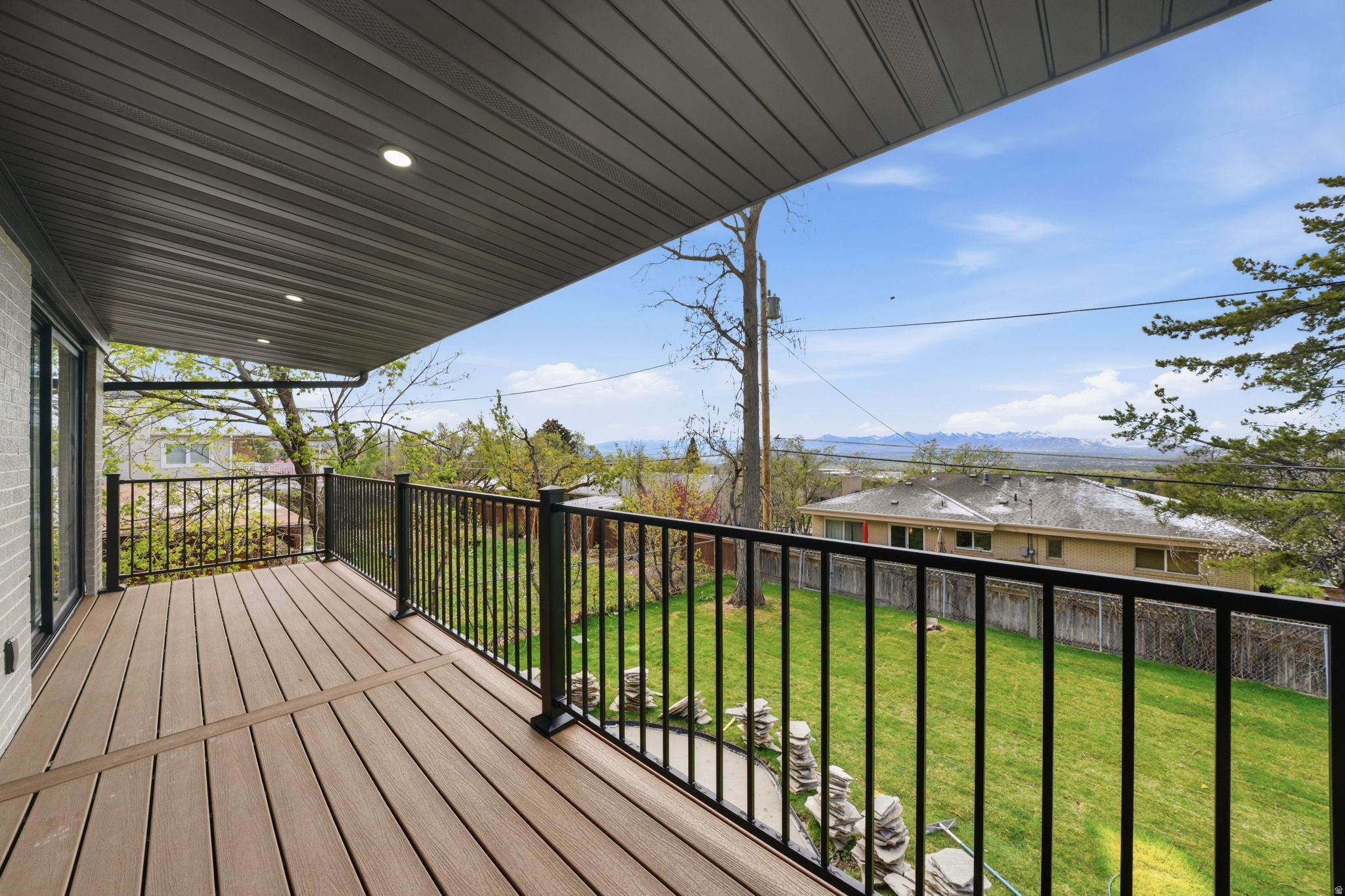 CREST VIEW MANOR - Residential