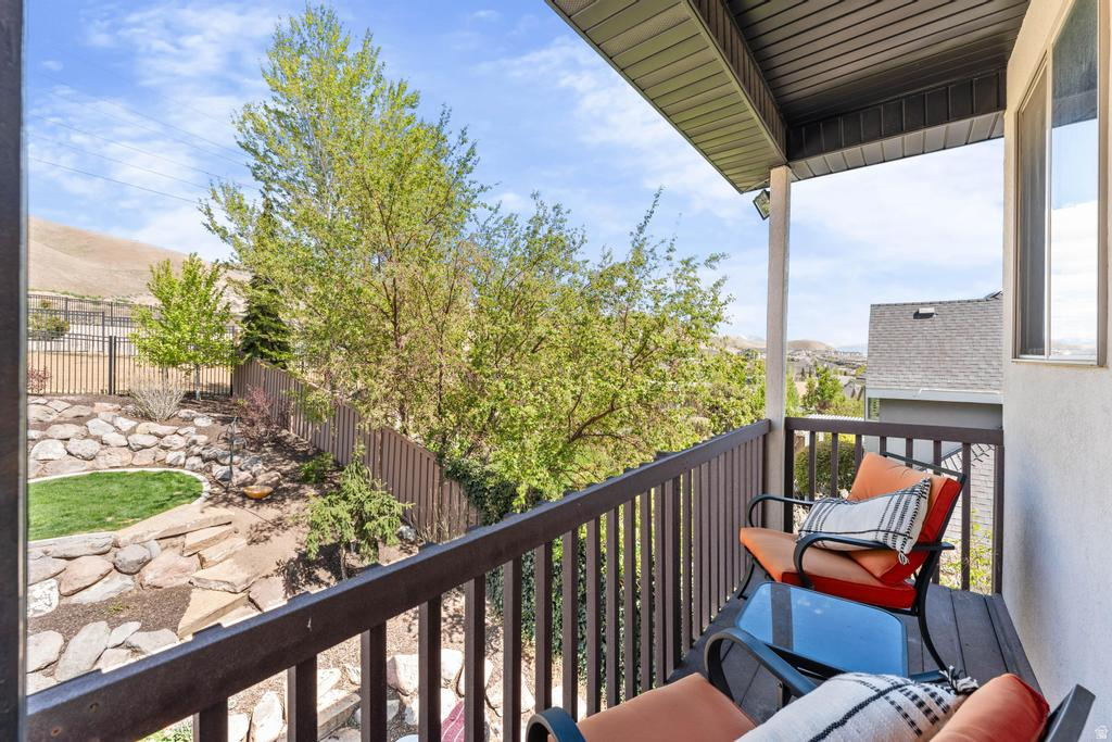 EAGLE SUMMIT - Residential