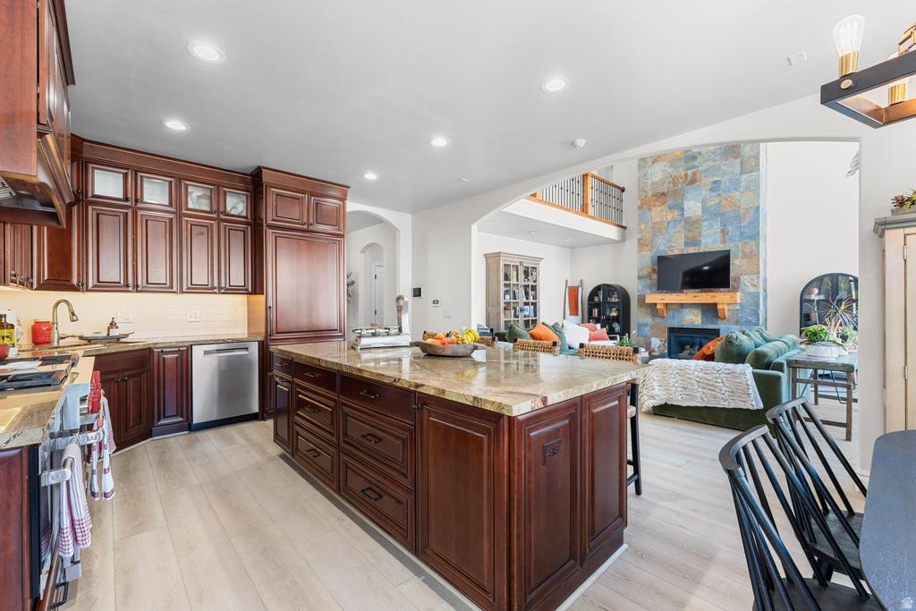 EAGLE SUMMIT - Residential