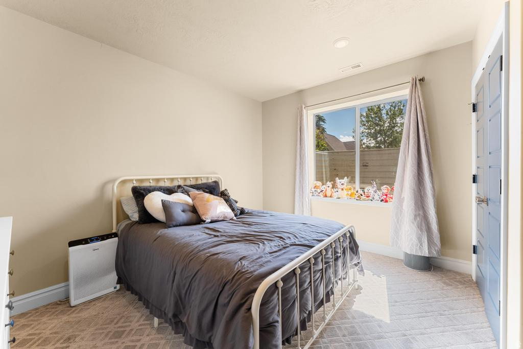 EAGLE SUMMIT - Residential